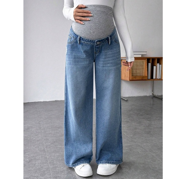 Maternity Medium Wash Stretchy Waist Straight Leg Denim Jeans - Picture 5 of 5